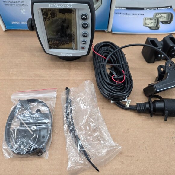 GARMIN Fishfinder Depth Finder 90 Marine Boat Sonar NOB - Picture 2 of 16